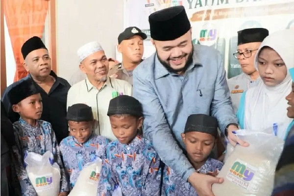 Wako Padang serahkan 